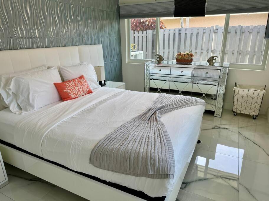Amazing Home W Heated Pool 8 Mins To The Beach Lighthouse Point Екстериор снимка